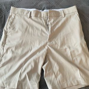 Amazon Essentials Golf Shorts